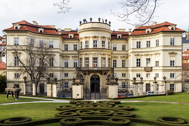 Die Deutsche Botschaft in Prag