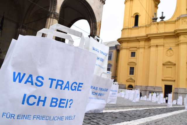 Infostand von Renovabis auf der Jugendkorbinian in Freising.