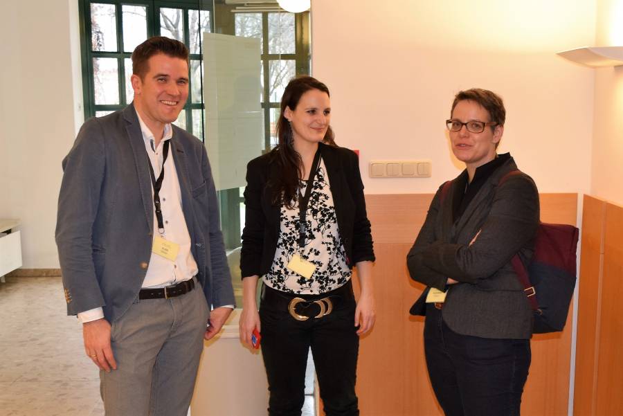 Die Renovabis-Kooperationspartner bei der Europa-Konferenz; v.l.n.r.: Stefan Kube und Natalija Zenger von G2W (Zürich) und Dr. Regina Augustin von Pro Oriente Wien.<br><small class="stackrow__imagesource">Quelle: Burkhard Haneke </small>